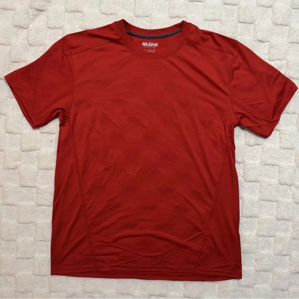 Gildan Men's Red Short Sleeve Performance Tee Shirt, 100% Polyester, Large NWOT